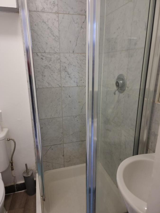 F8-Mezzanine 1St Floor Flat Fits 3 Near Paddington Apartman London Kültér fotó