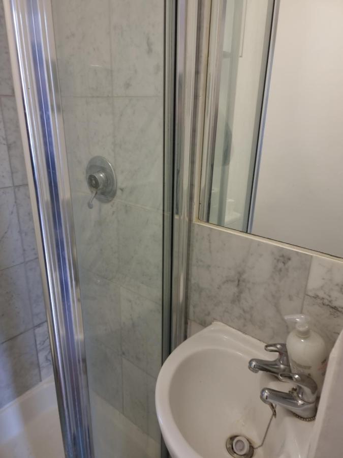 F8-Mezzanine 1St Floor Flat Fits 3 Near Paddington Apartman London Kültér fotó